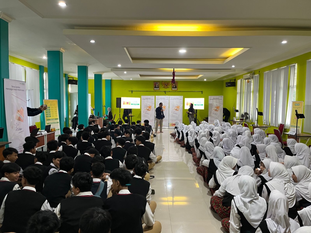 Kegiatan Edukasi Kesehatan SMAIT BBS bersama YOU C-1000