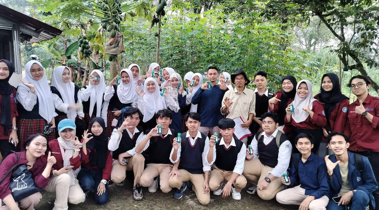 KUNJUNGAN SMA IT BBS BERSAMA MAHASISWA FEM IPB KE RUMAH ORGANIK CIBANTENG CIAMPEA BOGOR