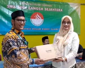 SOSIALISASI PROGRAM SEKOLAH &amp; SERAH TERIMA LAPTOP SEBAGAI MEDIA BELAJAR SISWA