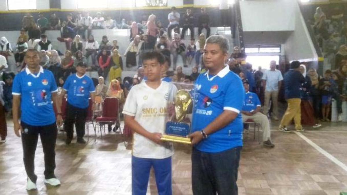 AJANG TAHUNAN KOMPETISI FUTSAL WALIKOTA CUP KEMBALI DIGELAR SMA IT BINA BANGSA SEJAHTERA