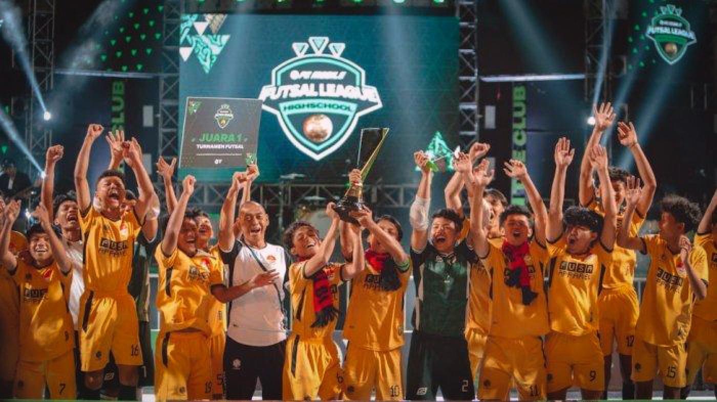 SMA IT BBS Juara 1 Futsal League High School dari EA SPORTS FC™ Mobile