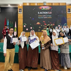 SMAIT BBS berhasil meraih Juara 2 Debate E-Action; English Annual Competition 5.0 UIKA Bogor 2026